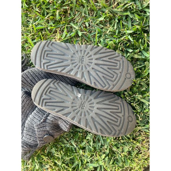 Ugg Boots knit fringe grey good condition size 9 - Picture 6 of 9